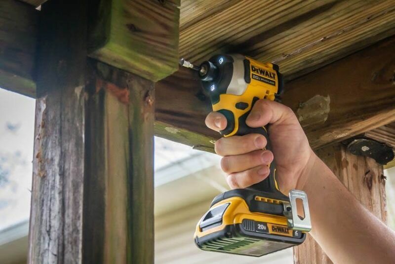 Аккумуляторная дрель-шуруповерт DeWALT DCF850N 20V