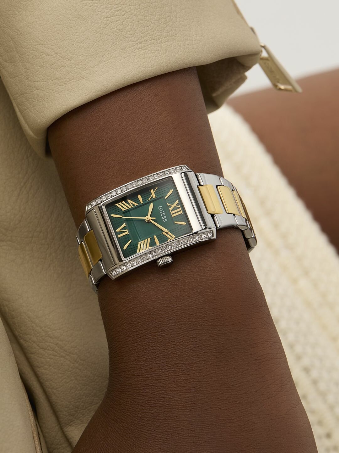 Наручные часы GUESS 