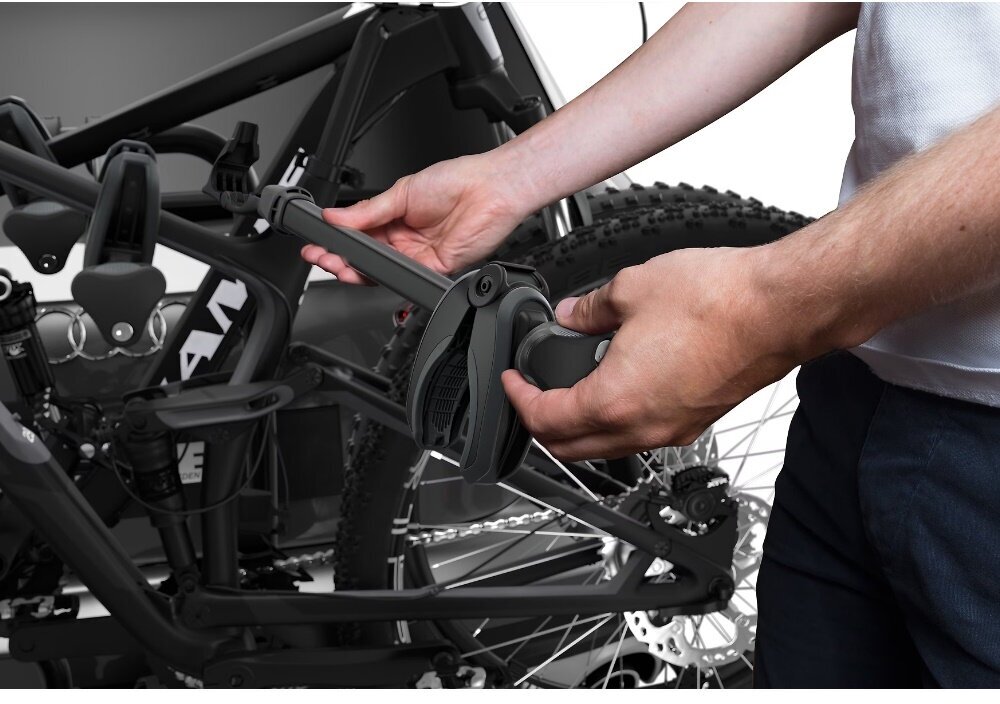 Платформа на фаркоп Thule Easy Fold XT для 3-х велосипедов 934107 чёрный
