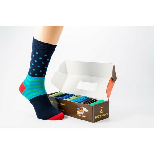 фото Мужские носки годовой запас носков, 7 пар, классические, на 23 февраля, на новый год, подарочная упаковка, фантазийные, размер 27 (41-43), зеленый, синий