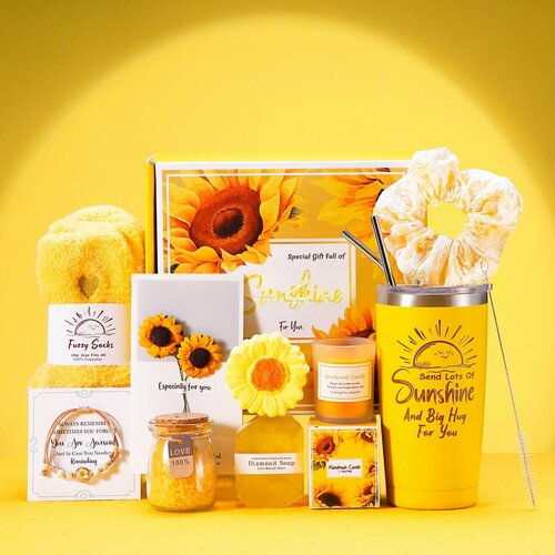 Подарочный набор женский с термостаканом, аромасвечой, мылом, солью для ванной в желтых цветах
