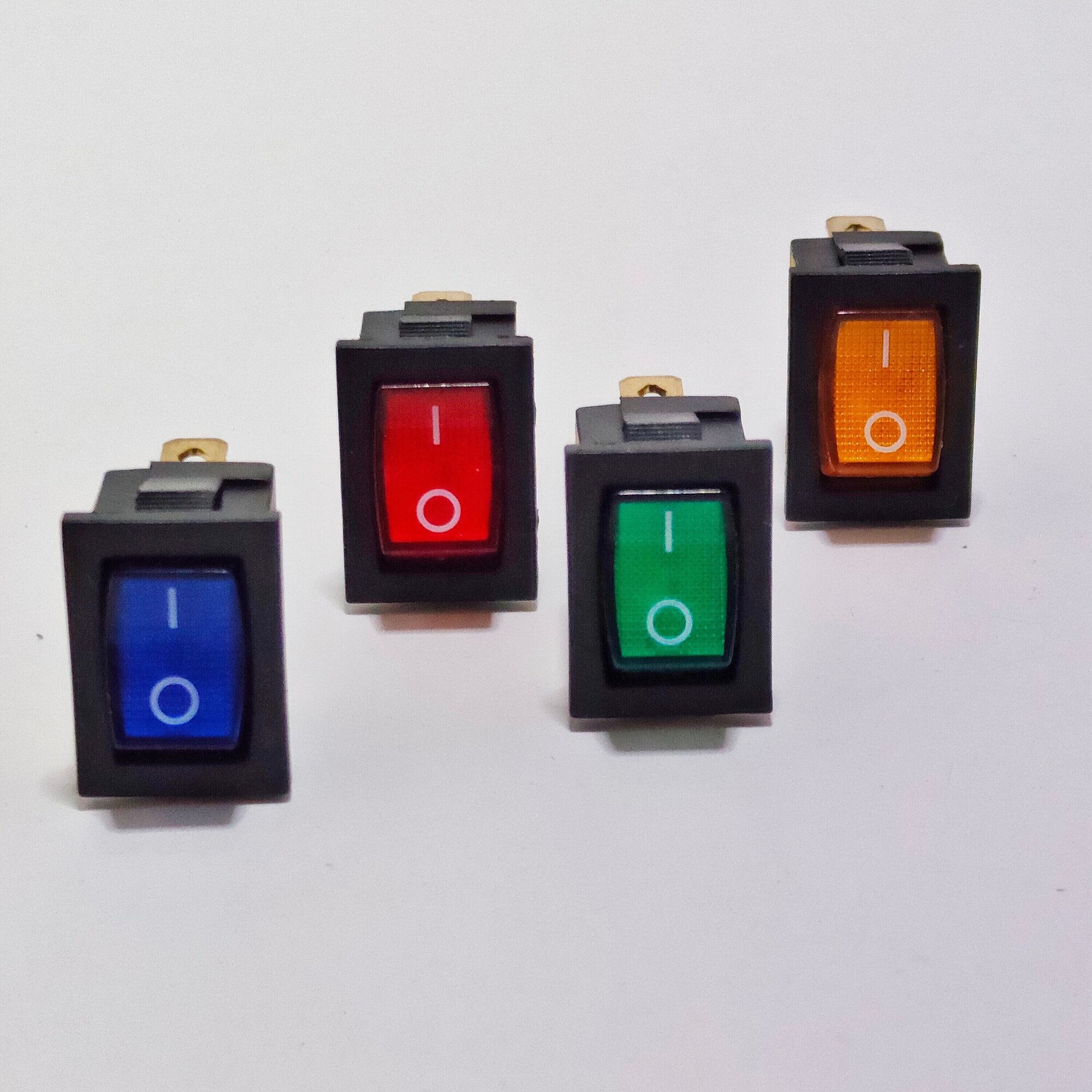 Набор выключателей авто мини 12В 15А (3с) ON-OFF, подсветка, 4 цвета - фотография № 4
