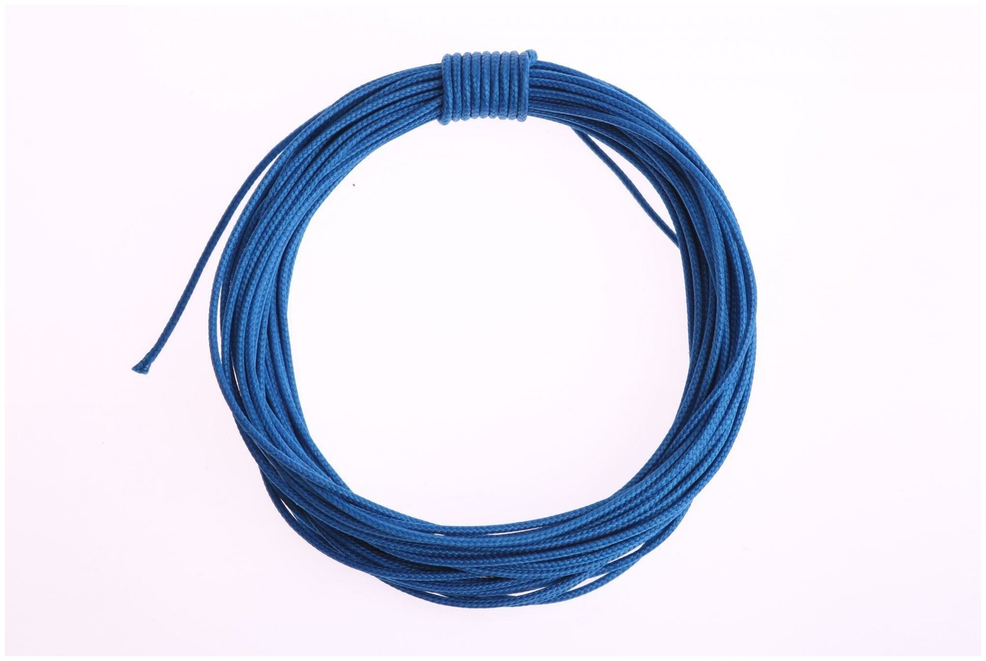 Шнур плетеный, капроновый, высокопрочный Dyneema, синий 1.5 мм, на разрыв 150 кг длина 5 метров.