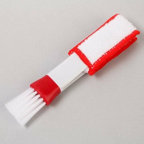 Щетка для чистки труднодоступных мест в салоне авто 16 см бело-красный 532₽