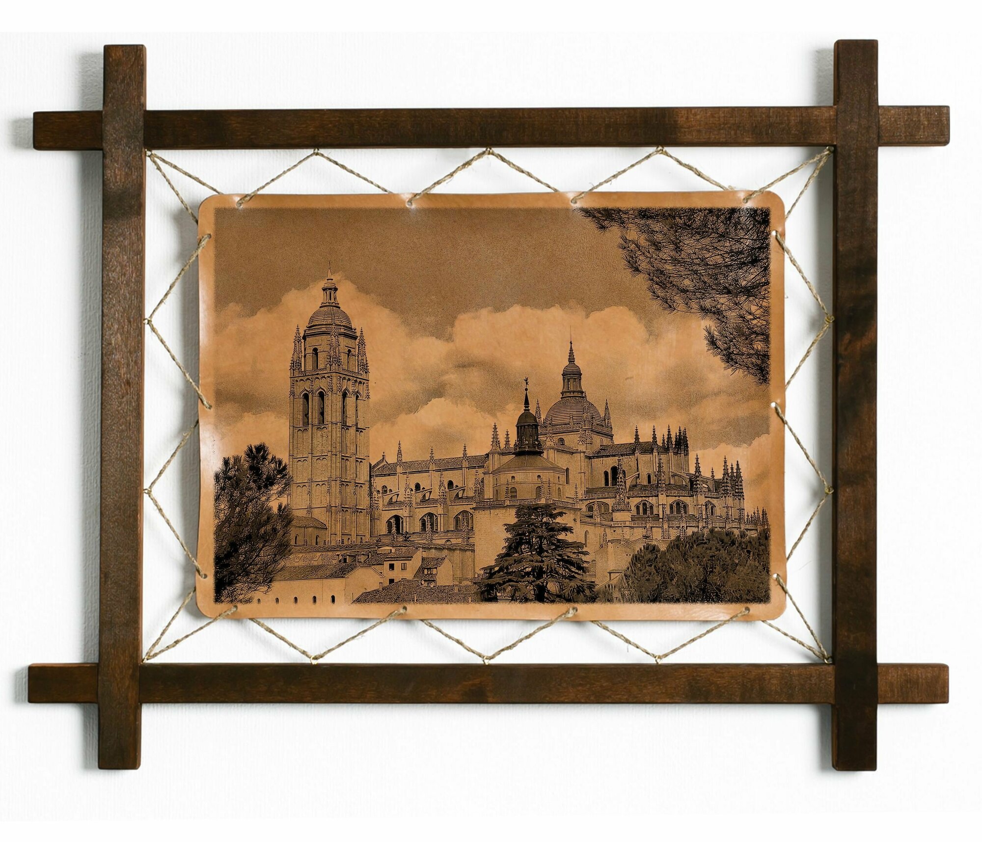 Картина Кафедральный собор Святой Марии в Сеговии, гравировка на натуральной коже в деревянной раме, подарок, BoomGift