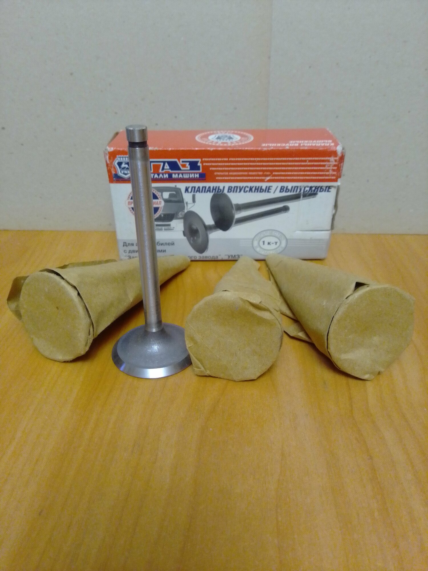 фото Клапаны впускные на Газель, Волга, ПАЗ, ГАЗ, УАЗ двигатели ЗМЗ 402,-511,523, УМЗ-417,-420,421,-4216 , EvoTech, комплект 4 шт. ГАЗ "Профессионал"