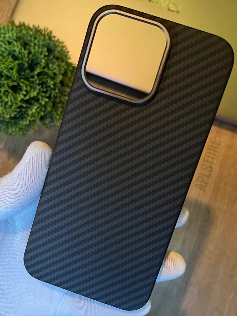 Карбонвый чехол для iPhone 15 Pro Max с Magsafe. Apple iPhone 15 Pro Max case. — фото 1