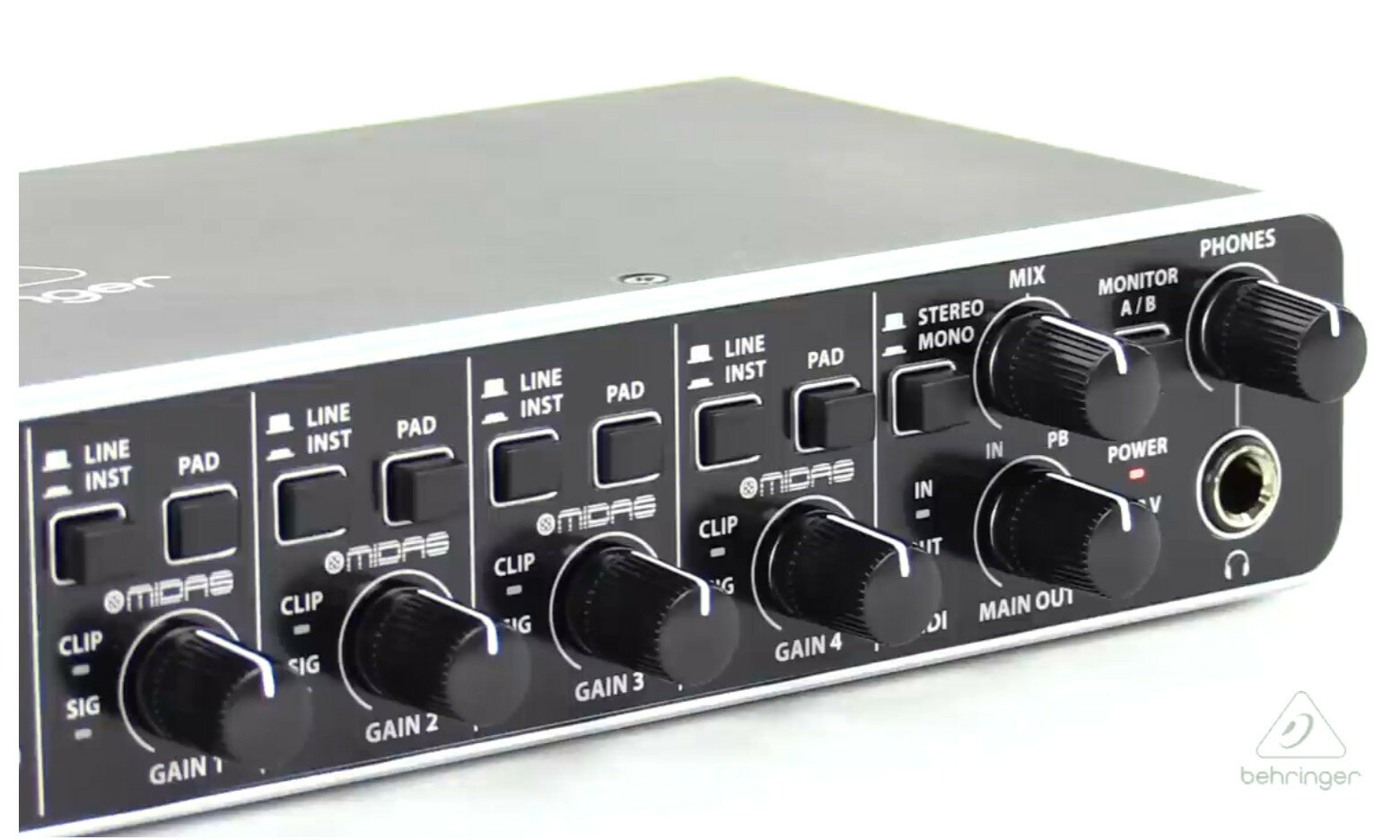 Внешняя звуковая карта BEHRINGER U-PHORIA UMC404HD