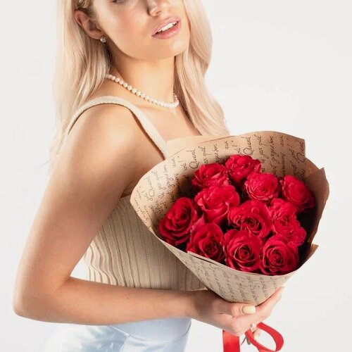 Изображение товара Букет из живых цветов 11 красных кенийских роз от Bestflo купить с доставкой
