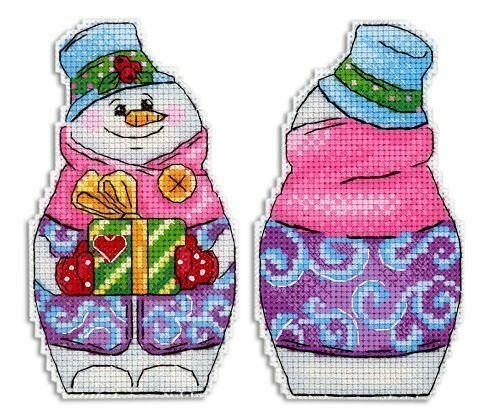 Набор для вышивания на пластиковой канве арт. Р-844 Снеговик с подарком 13.5х7.5см Жар-птица (МП Студия)