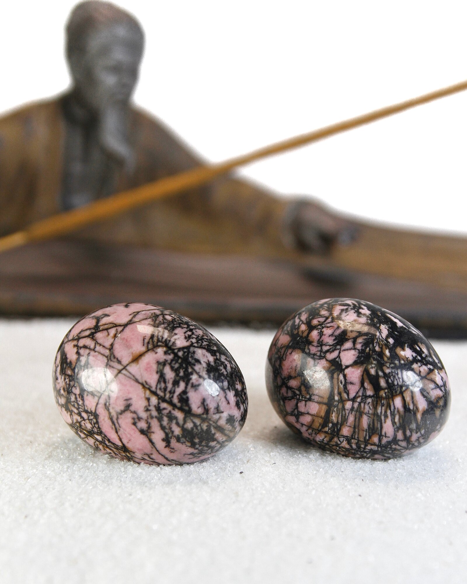 Родонит - 40 мм, натуральный камень