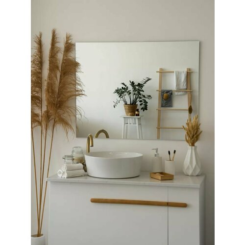 Зеркало на стену прямоугольное интерьерное без рамы 80х70