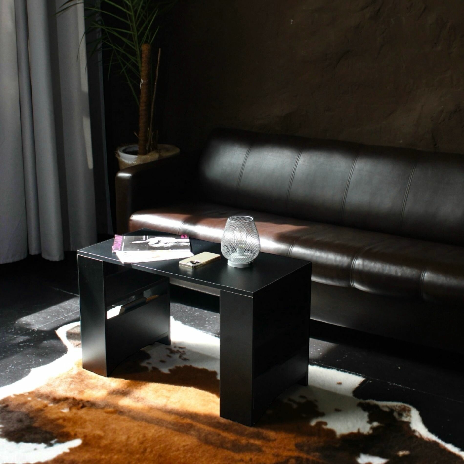 фото Журнальный столик черный, Туалетный, кофейный, стол для ноутбука и телефона 80х40х50 см.