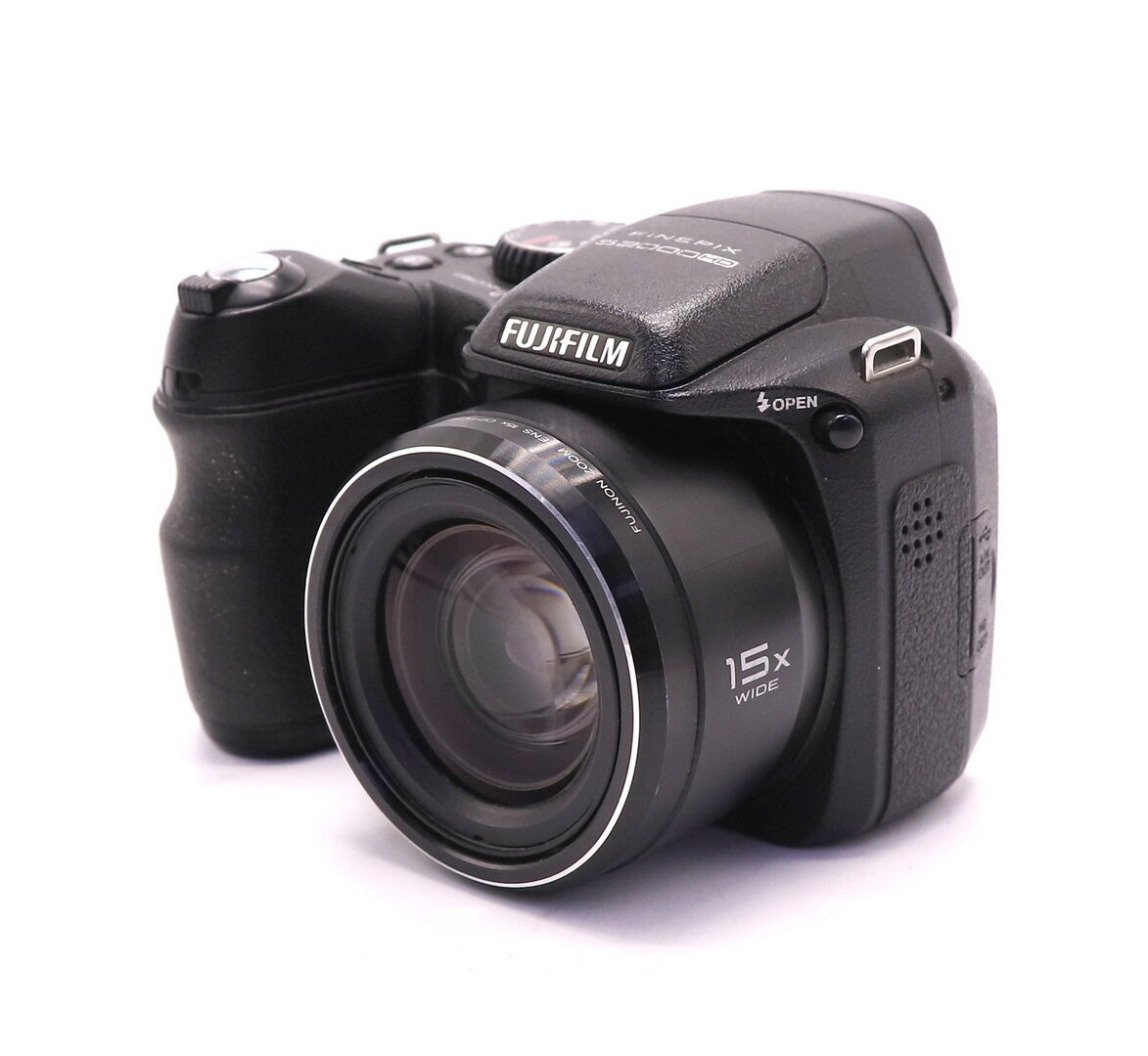 Fujifilm FinePix S2000 компактный фотоаппарат