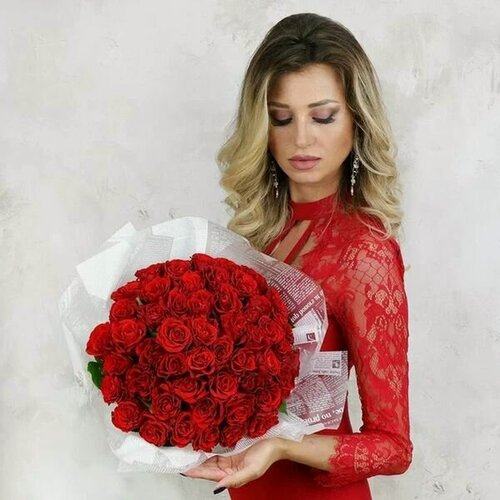 Изображение товара Букет живых цветов из 51 красной розы, 40см, от Букет Маркет