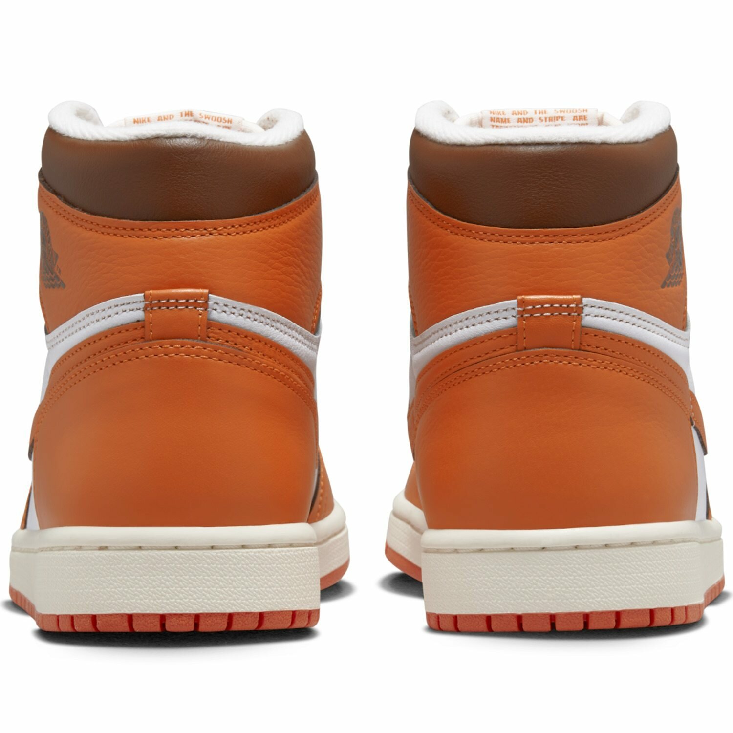 Кроссовки Jordan WMNS AIR JORDAN 1 RETRO HI OG, размер 7 US, белый, оранжевый — фото 1