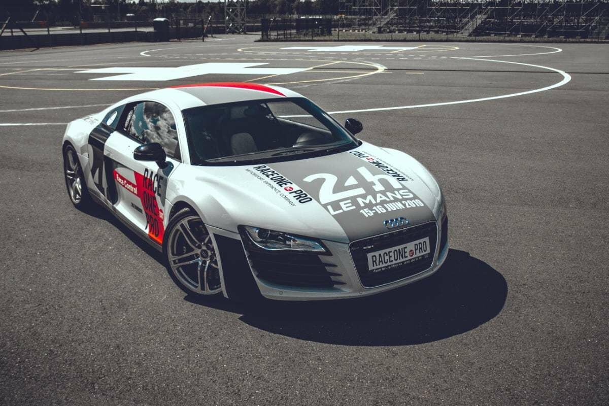 Подарочный сертификат «Заезд на Audi R8» (1 сеанс, Гоночное такси)