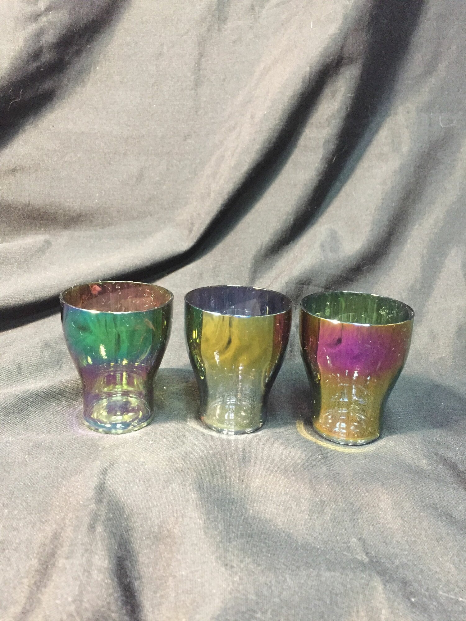 Набор рюмок "цвета бензина"