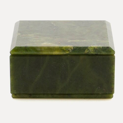 Изображение товара Шкатулка из нефрита 8,5х8,5х4,5 см 124817