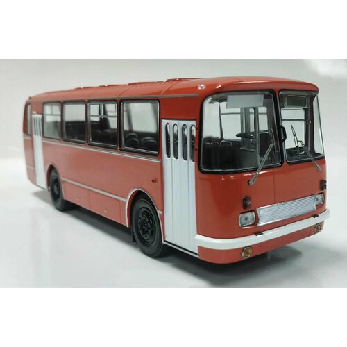 ЛАЗ-695Н скарлет, масштабная модель автобуса коллекционная