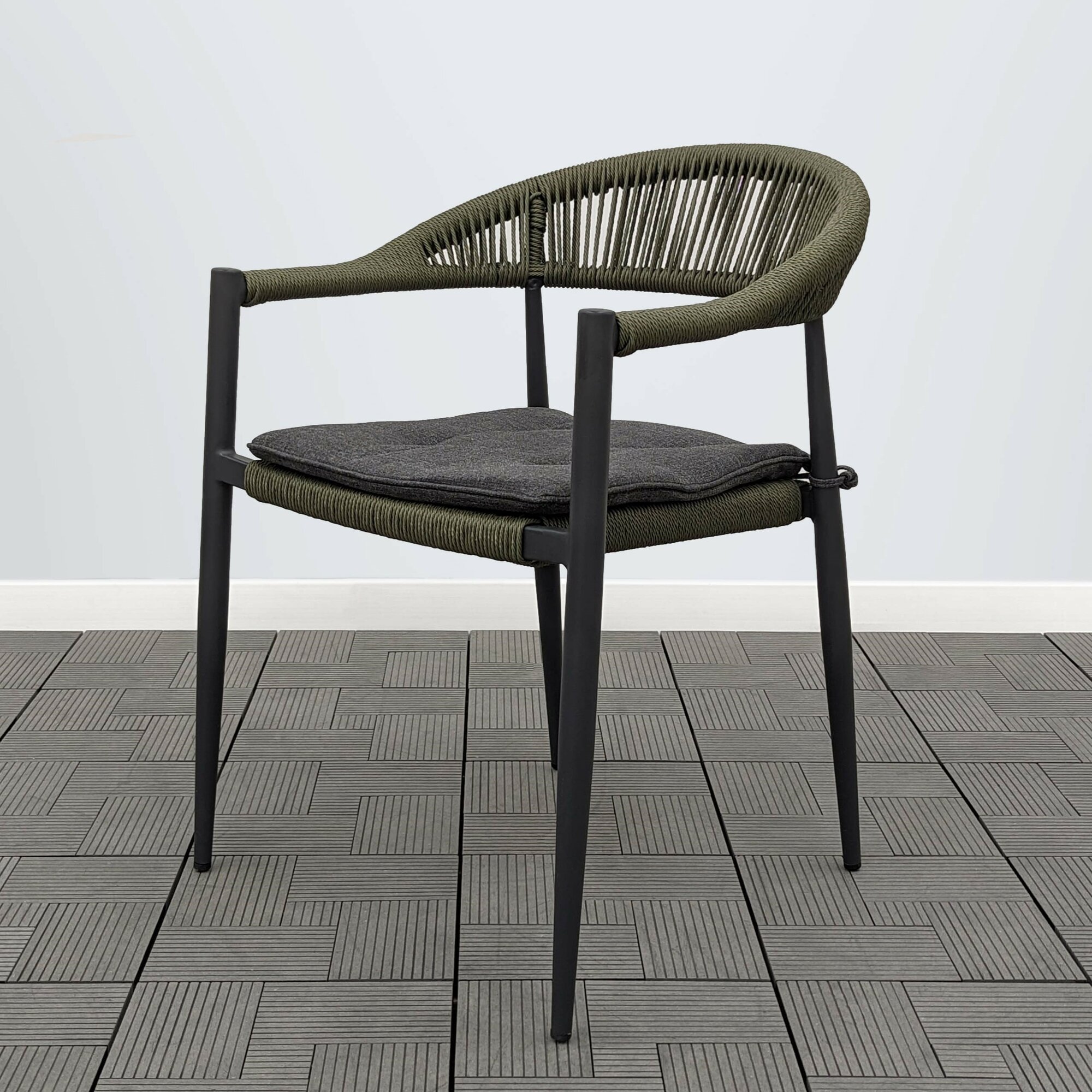 фото Плетеное кресло с подушкой "Мия"