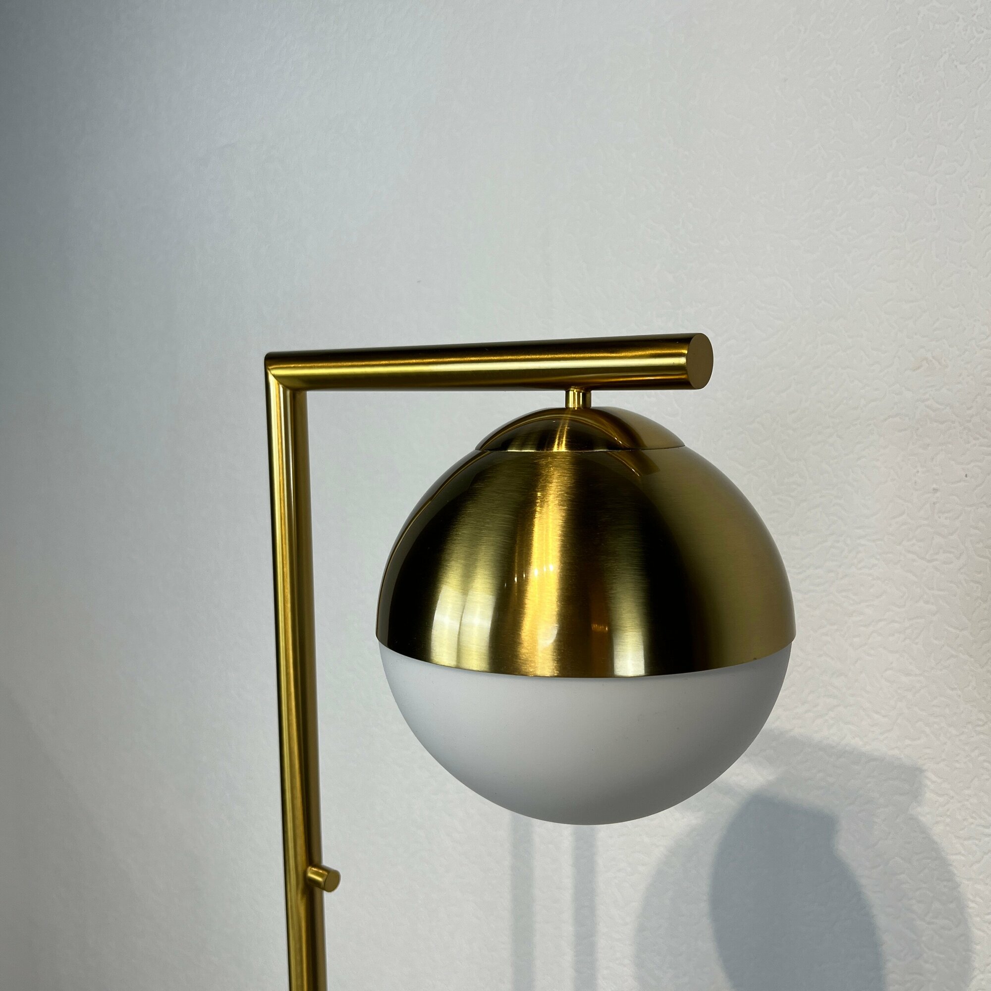 Торшер Geneva Single Glass Globe Floor Lamp