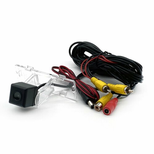 Камера заднего вида в плафоне Suzuki Swift 3 на hb 177000₽