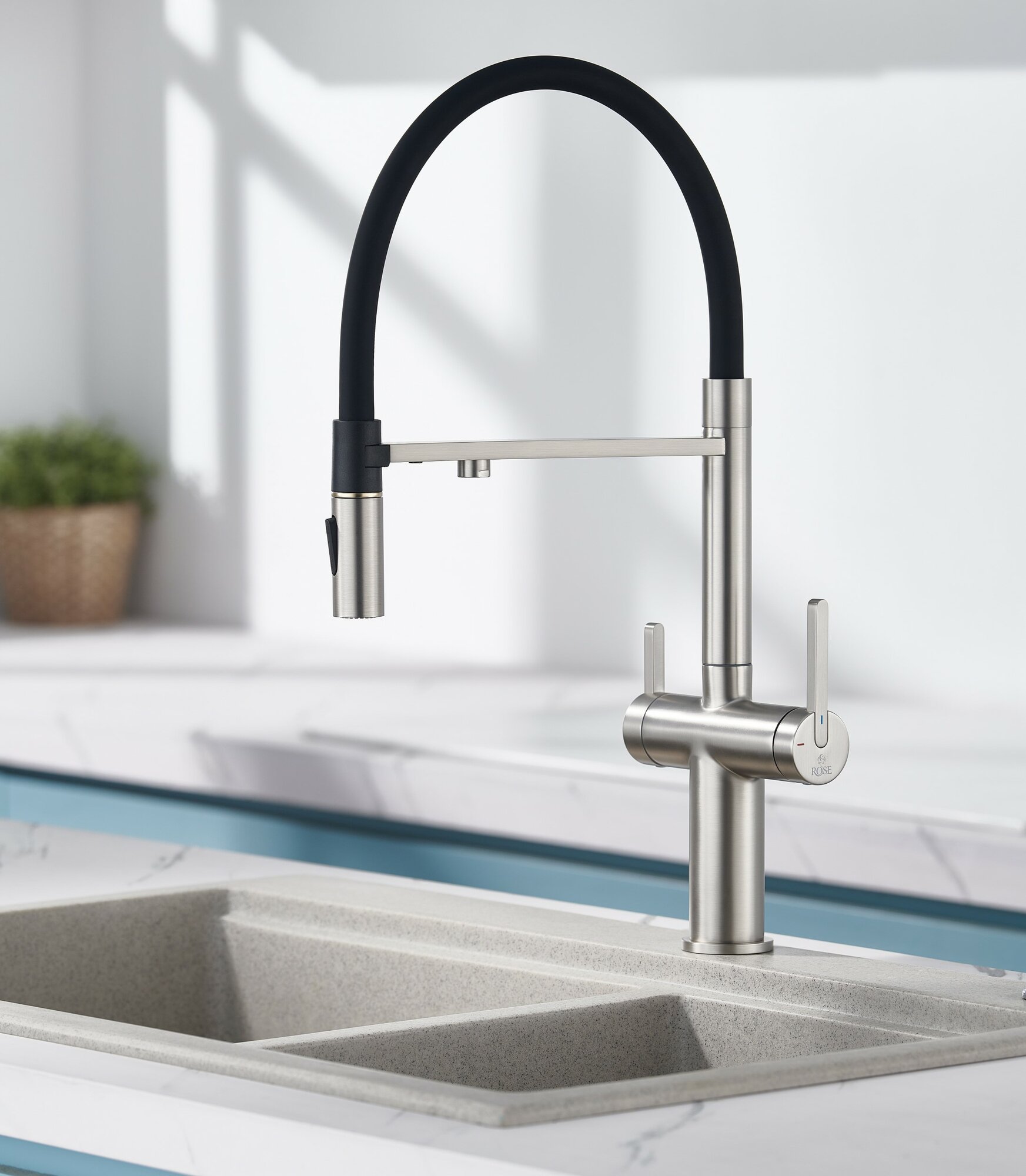 Смеситель для кухни с гибким изливом и подключением фильтра Rose R458L сатин