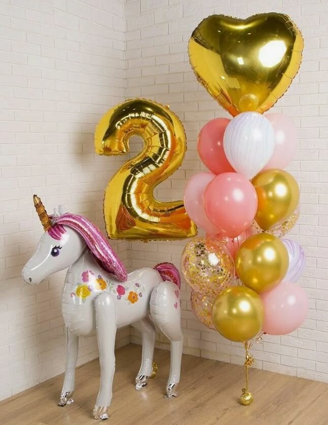 Ходячий единорог с цифрой и фонтаном