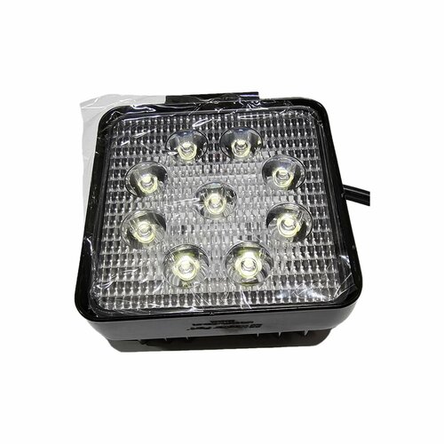 Фара квадратная направленный свет 9 диодов 27W 108x108x47 1224V M Master Part MPE-SQ27W-9LED-47S 1900₽