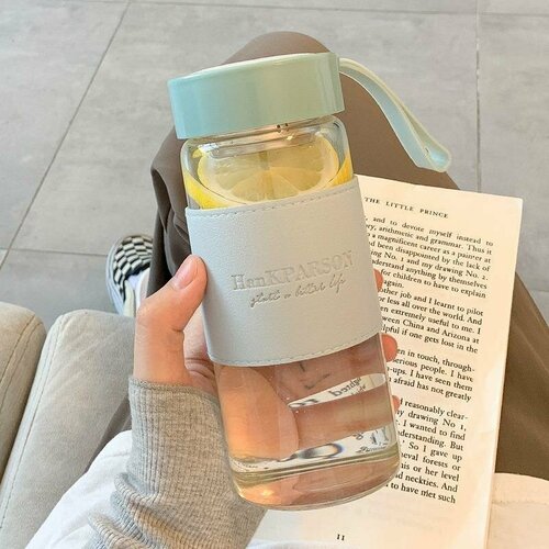 Бутылка для воды с ситечком плешоп для холодных и горячих напитков спортивная в школу в офис стеклянная зеленый 480 мл 659₽