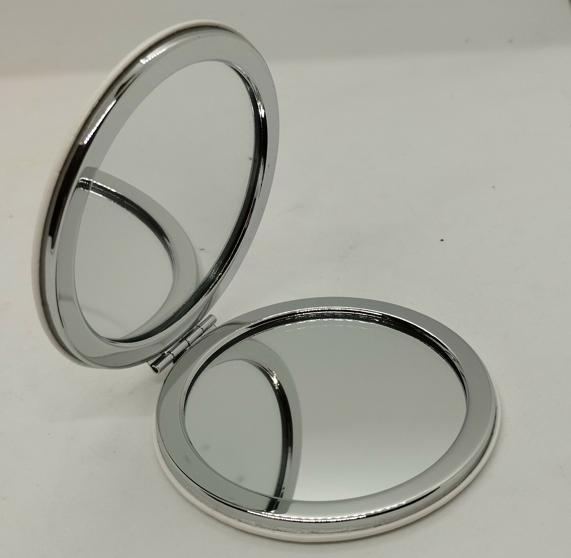 Зеркало кожаное, круглое "Котенок Say Cheese" — фото 1