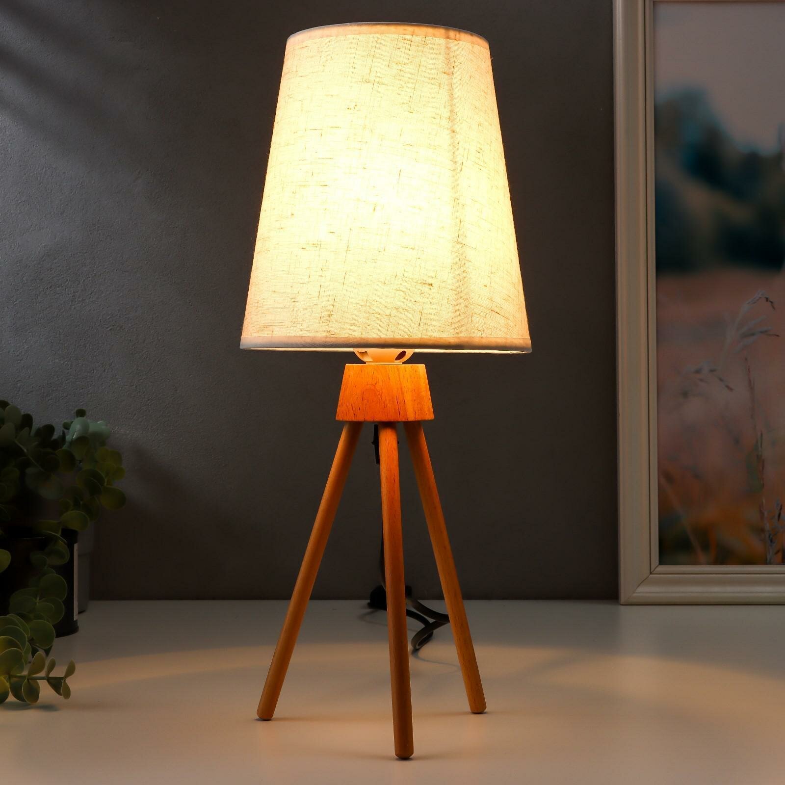 Настольная лампа 16600/1WT E27 40Вт белый 16х16х36,5 см - фотография № 2