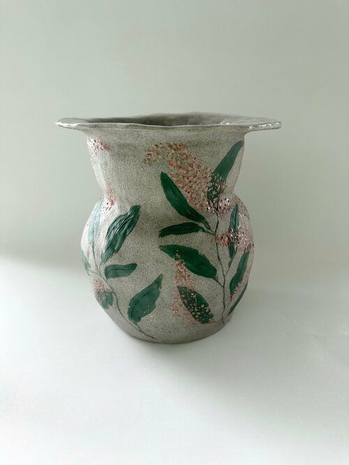 Керамическая серая арт ваза с фактурной росписью «Сирень» ручной работы