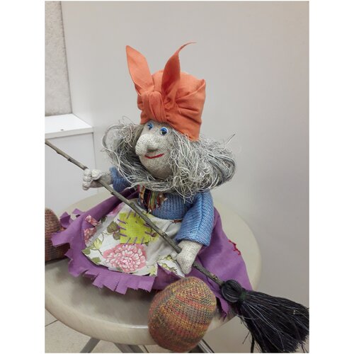 Сувенир - оберег Баба Яга из вологодского льна ручной работы