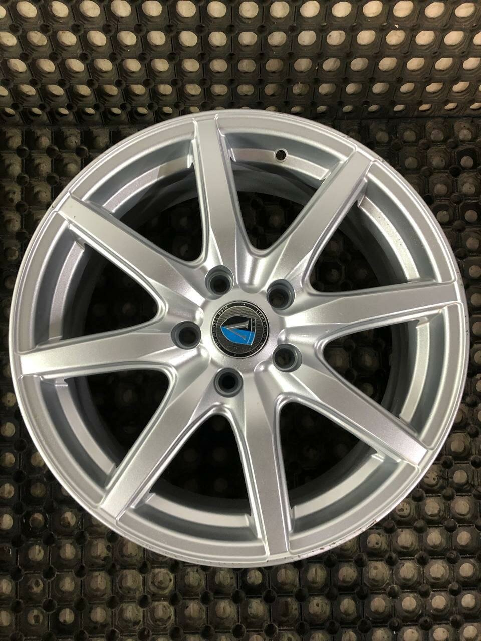 Колесные диски Venti 7xR17/5x114.3 60.1 (Реплика)