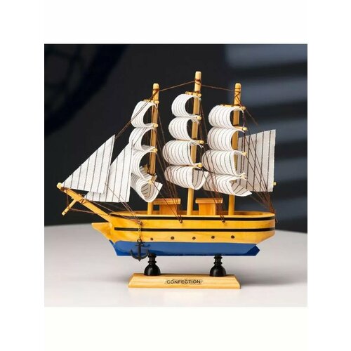 Корабль сувенирный малый Адмирал Грейг 1060₽