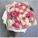Букет из белой розы и розовой Ревиваль 60см 51 шт