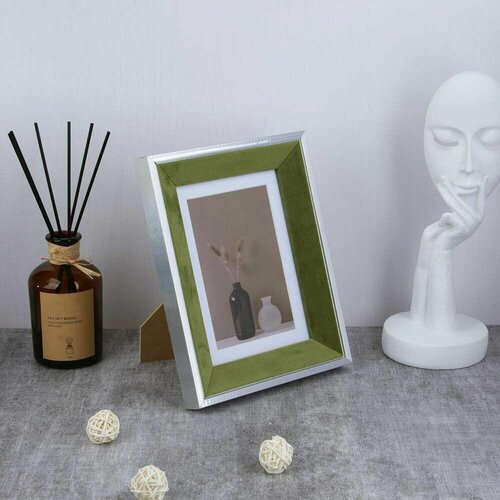 Фоторамка с зеленым бархатом 13х18см МДФ 558₽