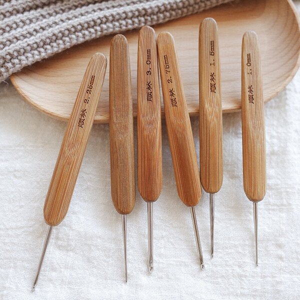 Набор крючков для вязания с бамбуковой ручкой, 10 шт.