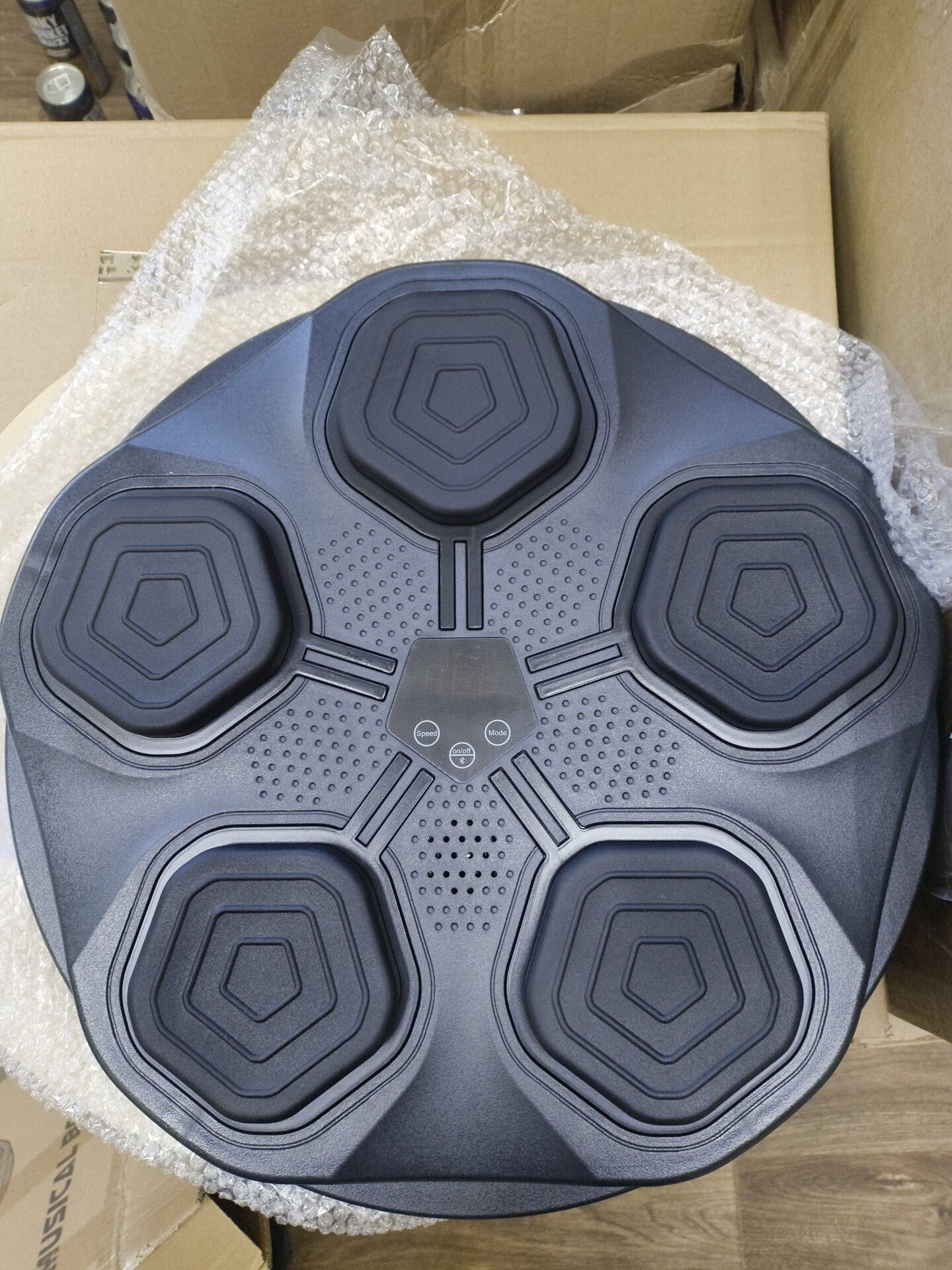 Боксерский тренажер на стену музыкальный / Настенная груша для бокса, до 200 кг