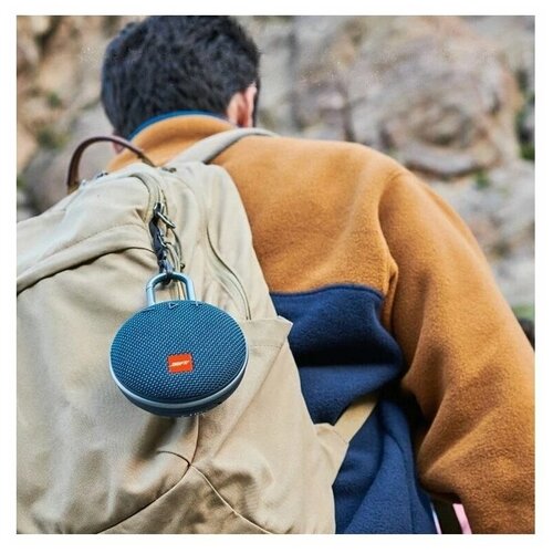 Беспроводная влагостойкая bluetooth-колонка с микрофоном USB AUX FM на карабине Clip 3 черная 129900₽