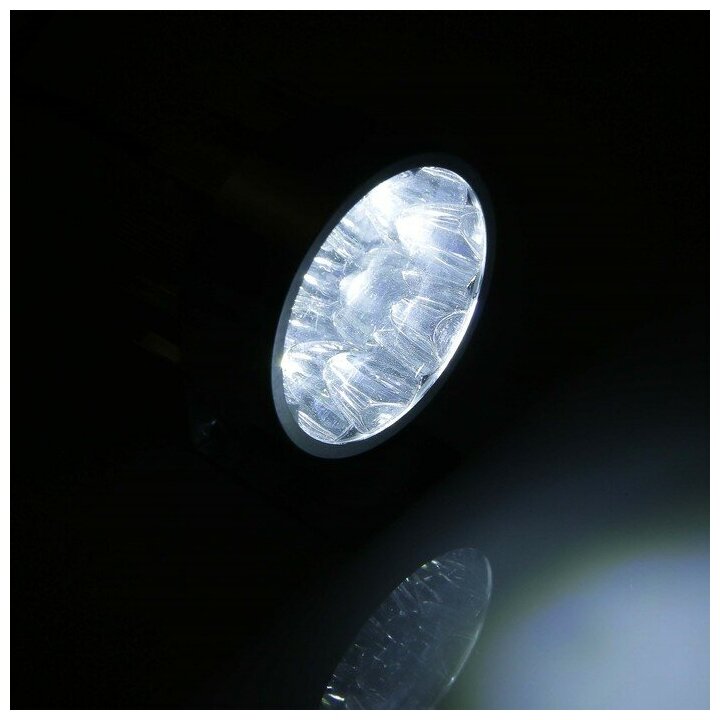 Фара cветодиодная для мототехники, 4 LED, IP65, 4.5 Вт, направленный свет - фотография № 5