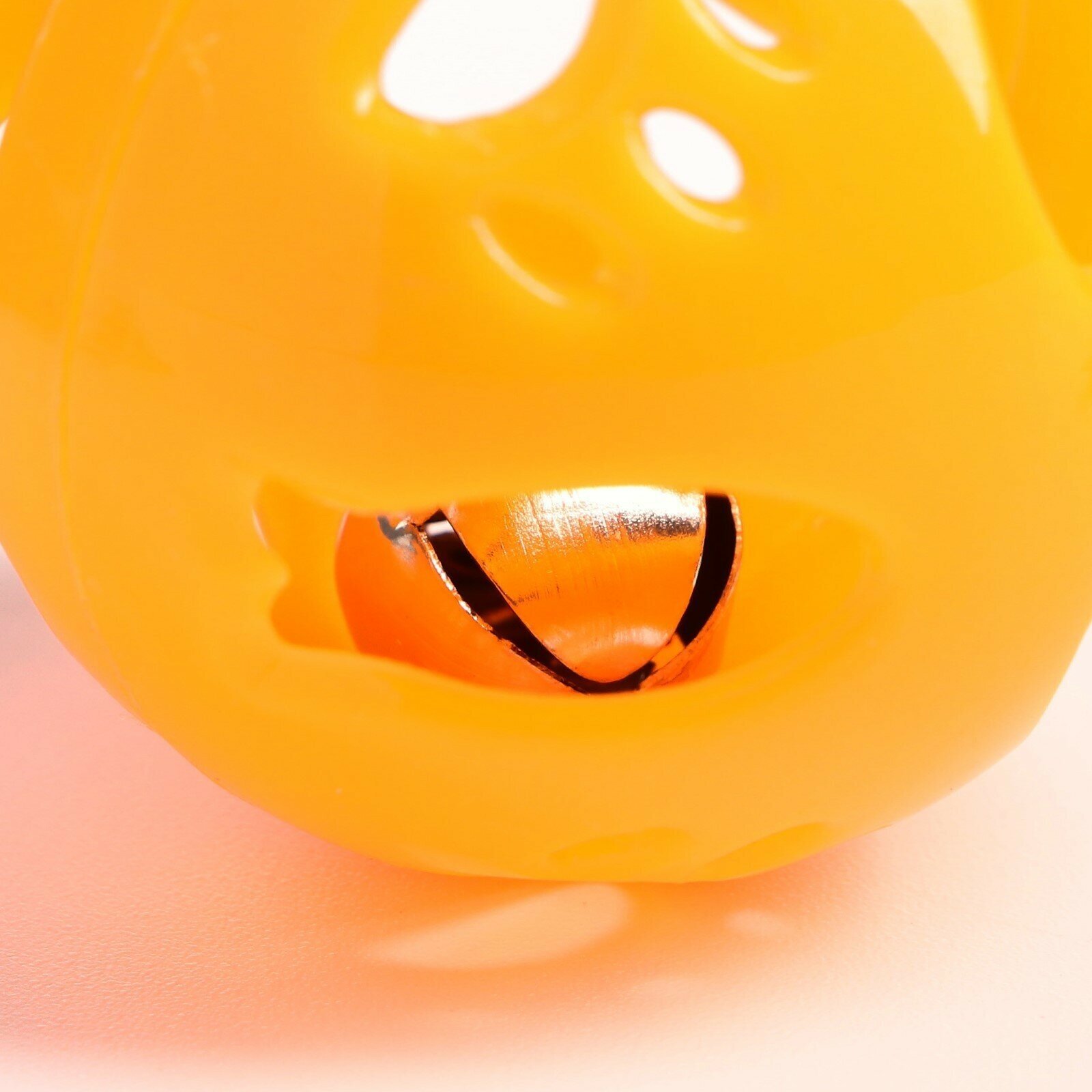 Набор из 2 шариков-погремушек "Рыбки и лапки", диаметр 3,8 см, желто-синий/оранжевый 7865603 - фотография № 4