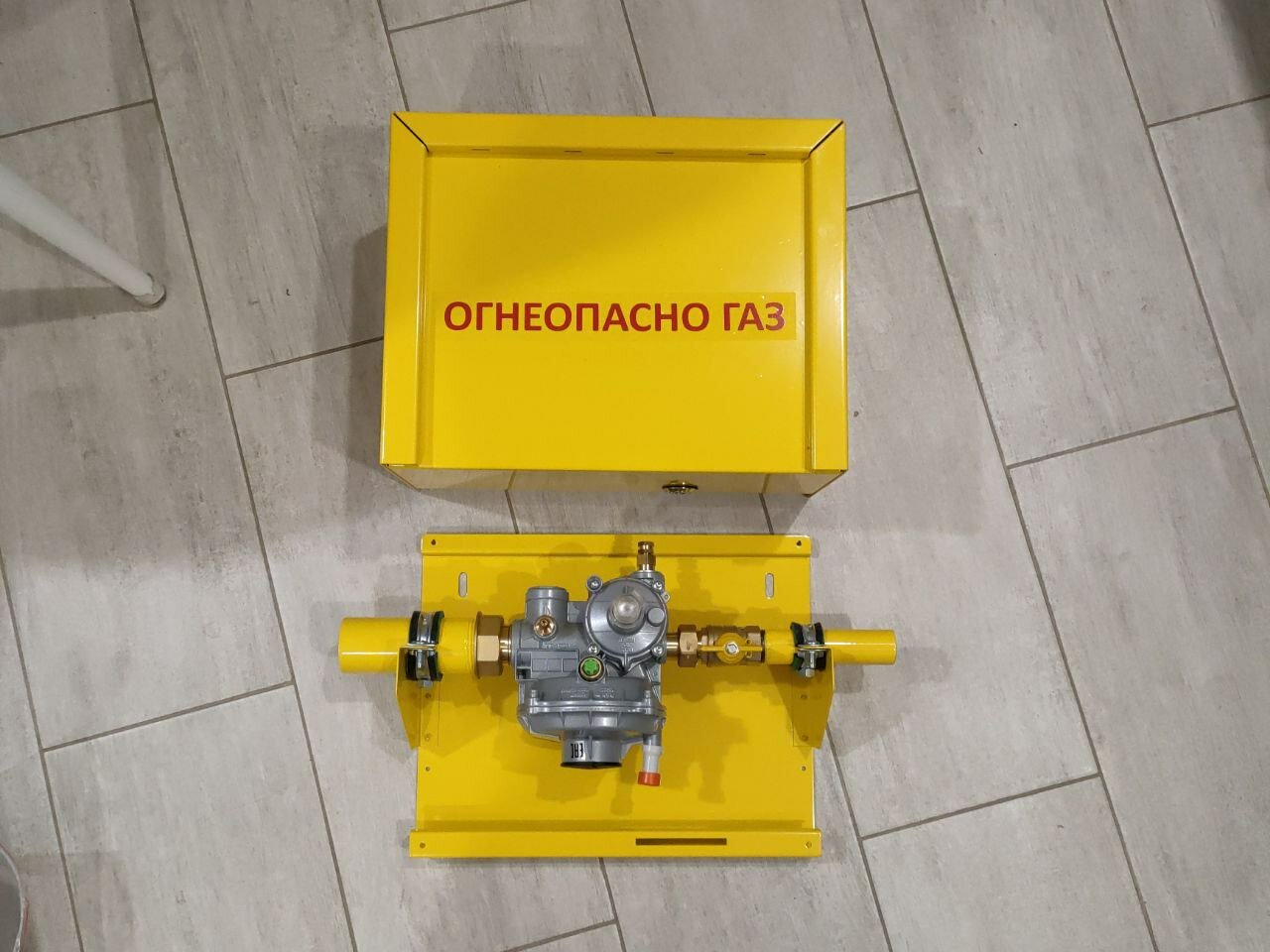 Газорегуляторный пункт шкафной грпш / ДРП FE10 справа-налево на базе регуляторов давления газа серии Pietro Fiorentini(Италия) — фото 1