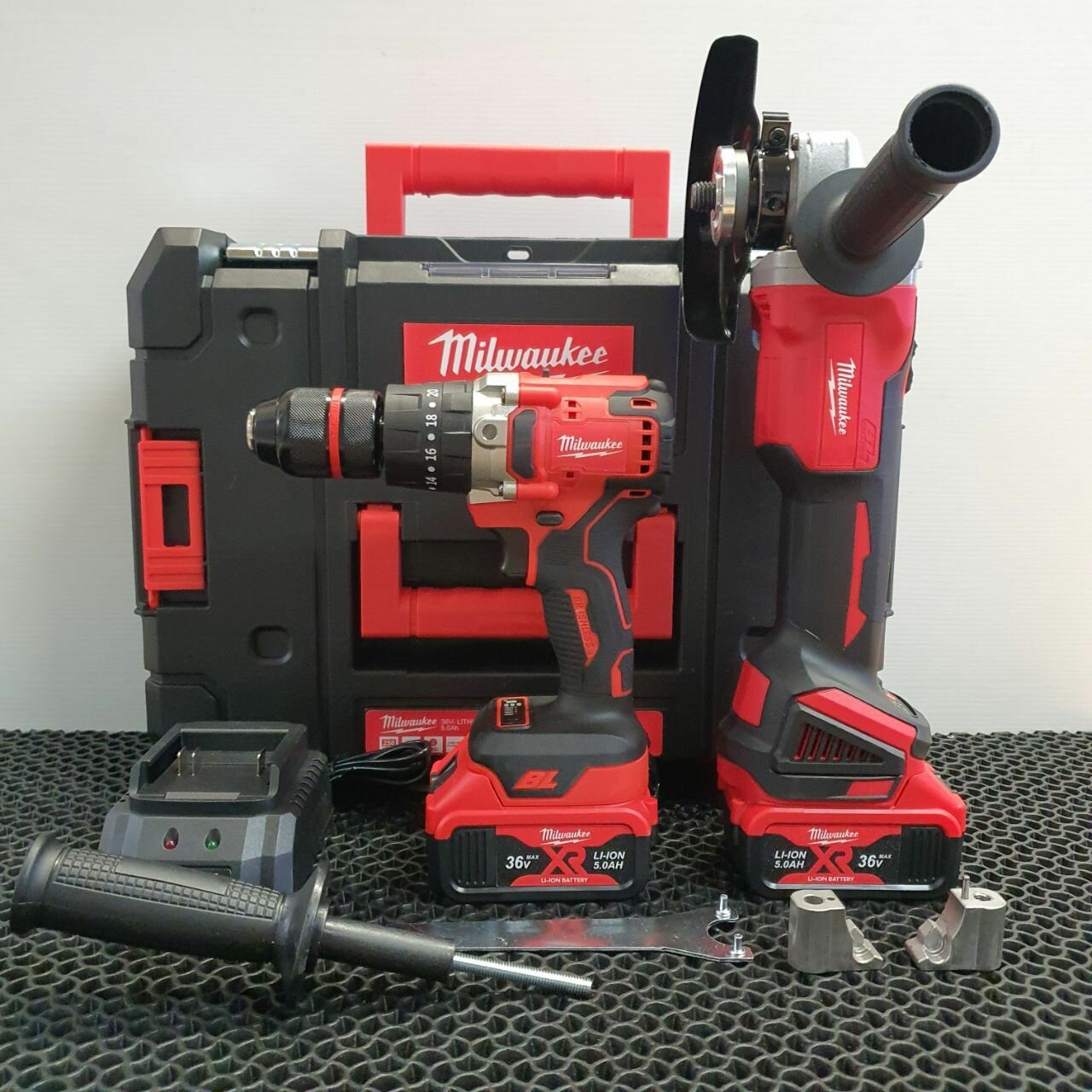 фото Набор аккумуляторного инструмента 2в1 Milwaukee шуруповерт болгарка