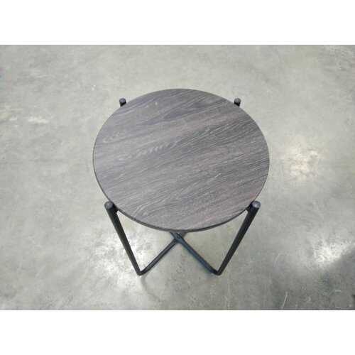 Cтол кофейный журнальный круглый металлический со столешницей 430 мм и металла черного цвета. Маленький железный кофейный прикроватный столик с деревянной столешницей, мебель и декор для балкона, гостиной дома и на даче