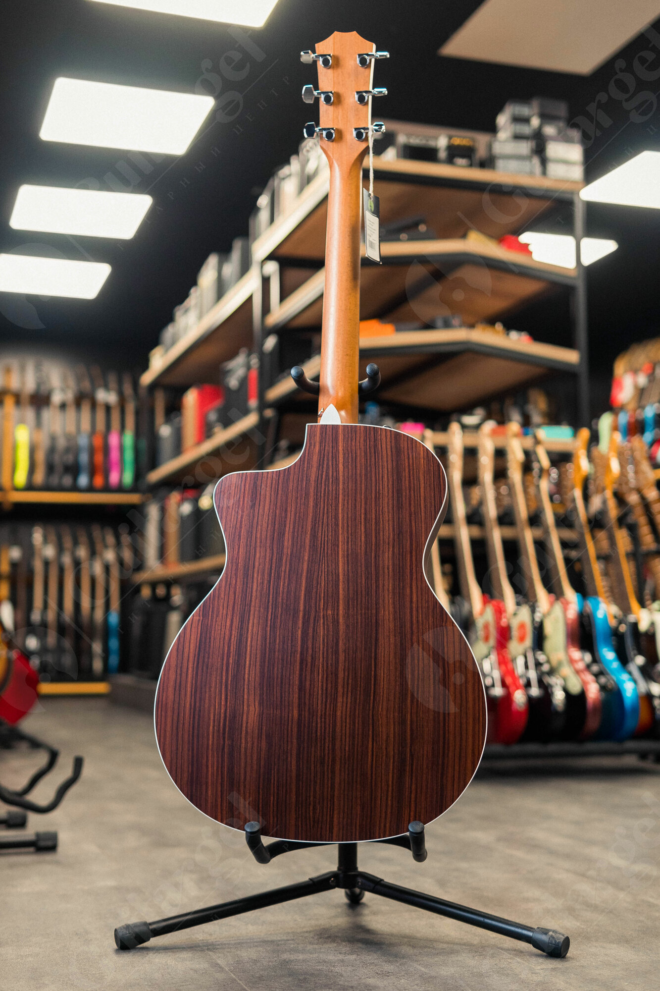 Электроакустическая гитара Taylor 214ce с чехлом — фото 1