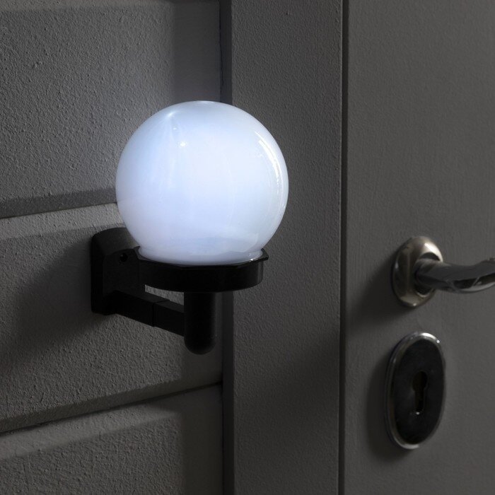 Садовый светильник на солнечной батарее Шар  10 15 14 см 1 LED свечение белое