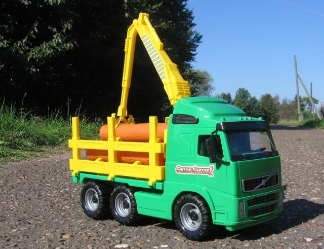 Игрушка грузовик большой лесовоз Volvo Полесье - 45 см
